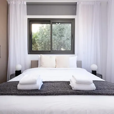 Amalia Court I Apartment